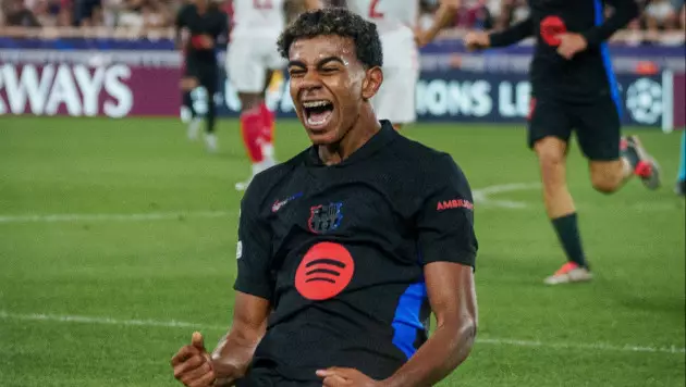 "Барселона" взялась за Ямаля и обратилась за помощью к агенту