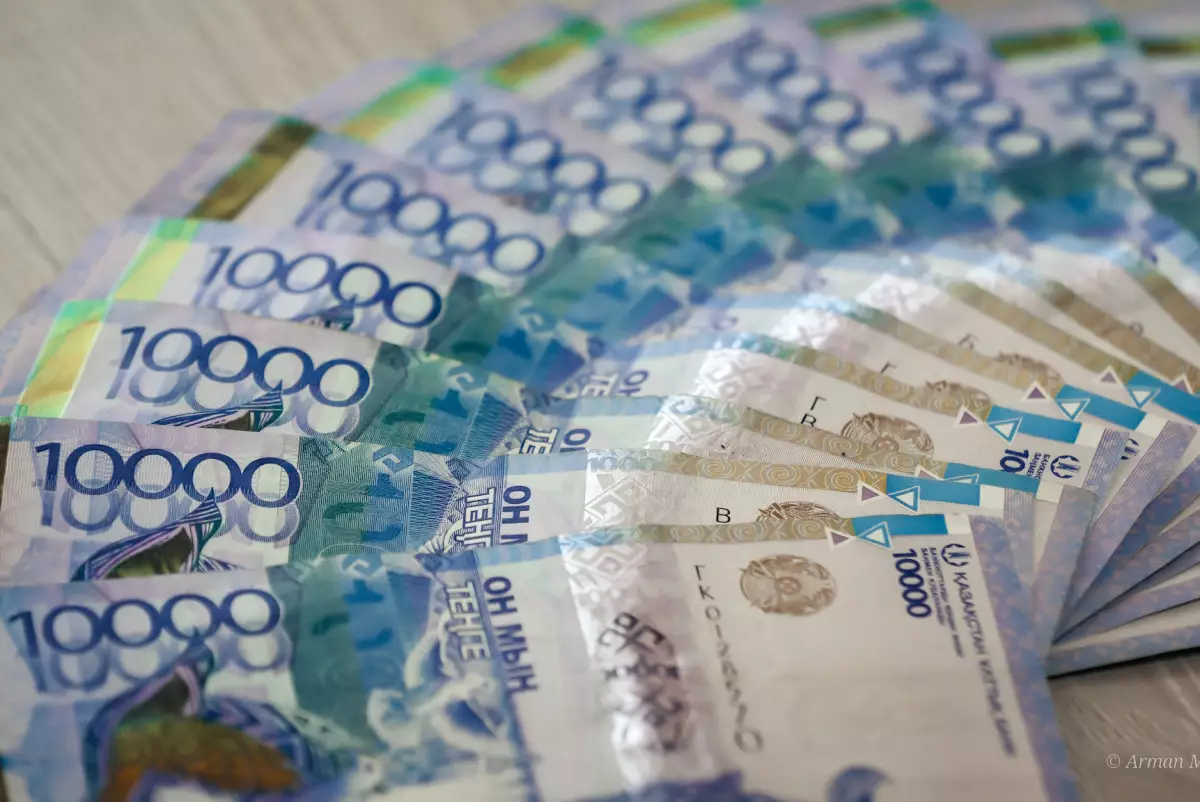 Акмолинка поверила лжеполицейским и потеряла миллионы