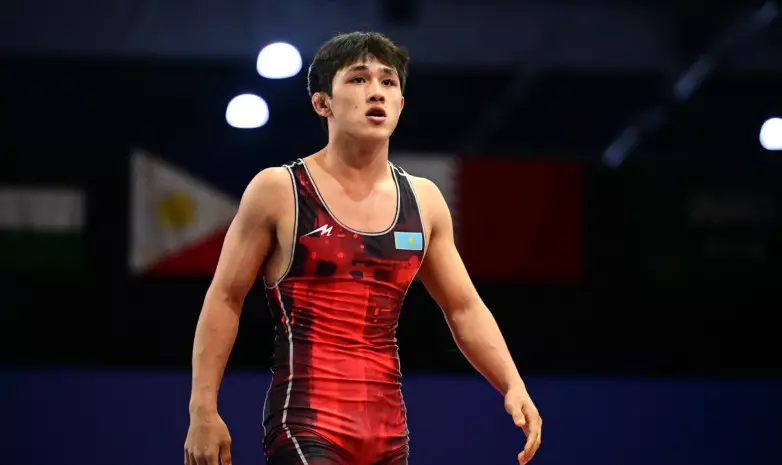 Три казахстанских борца вышли в финал Азиады-2025