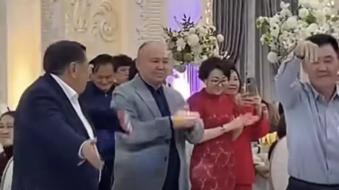 Депутаттың биі желіде қызу талқыға түсті