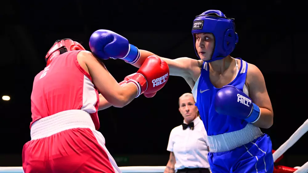 Разгромом с тремя нокдаунами обернулся бой Казахстан - Узбекистан за финал Азиады