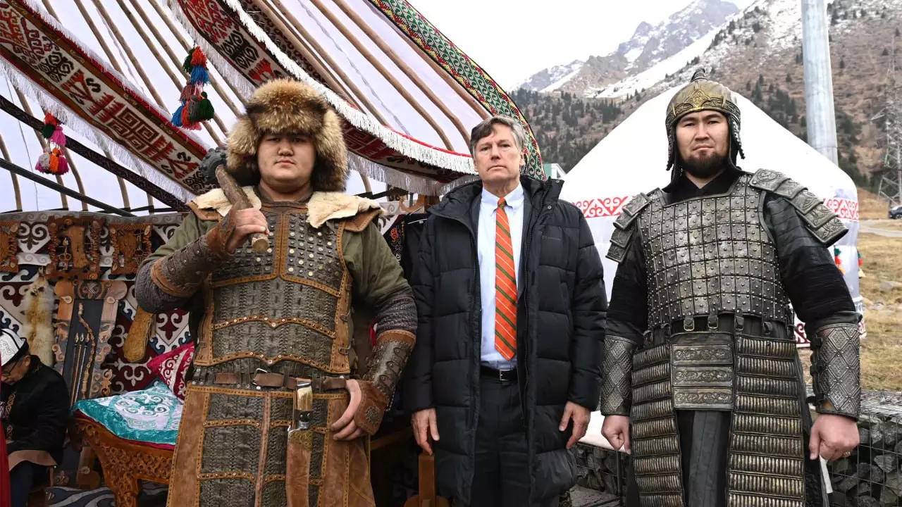 АҚШ делегациясы Алматыға келді