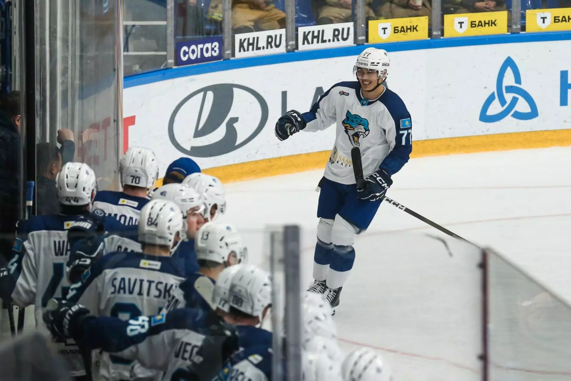 Барыс уступил Нефтехимику в стартовом матче выездной серии