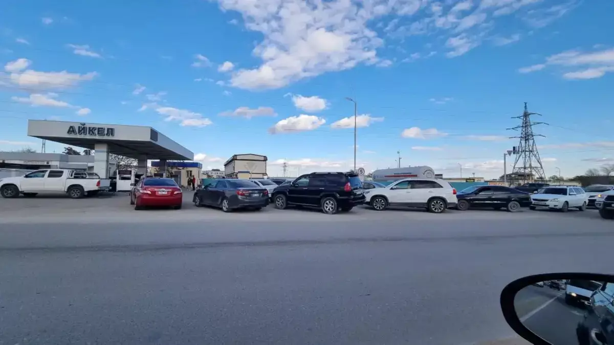 Почему в Мангистау очереди на заправках - ответ министра энергетики - новости на Lada.kz 28.10.2025