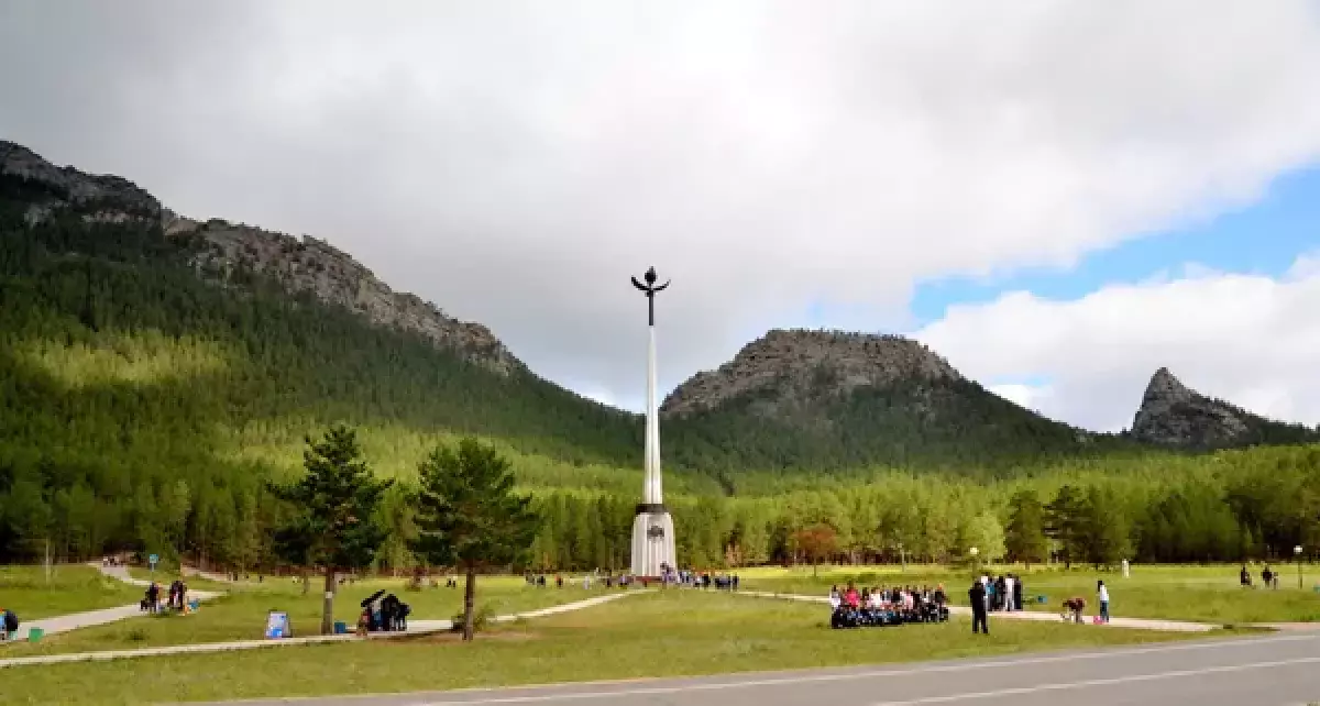 Пьяные вандалы в Бурабае разнесли шлагбаум и камеры