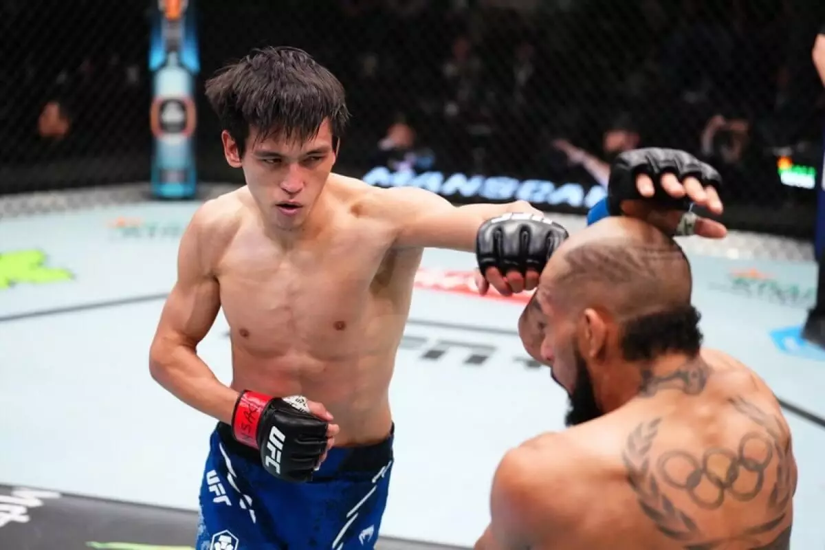 Қазақстан UFC-де бір жауынгерінен айырылды