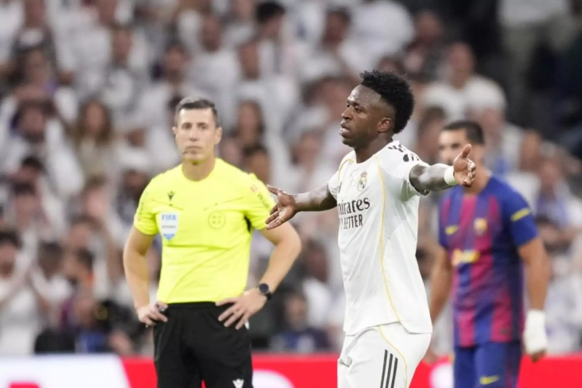 "Мне лучше уйти": Винисиус готов покинуть Реал после конфликта с Алонсо