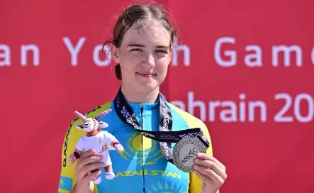 Казахстанка завоевала «серебро» в шоссейной велогонке на Азиатских играх