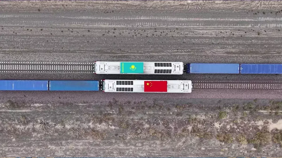 На границе Казахстана и Китая застряли 3 тысячи поездов - новости на Lada.kz 28.10.2025