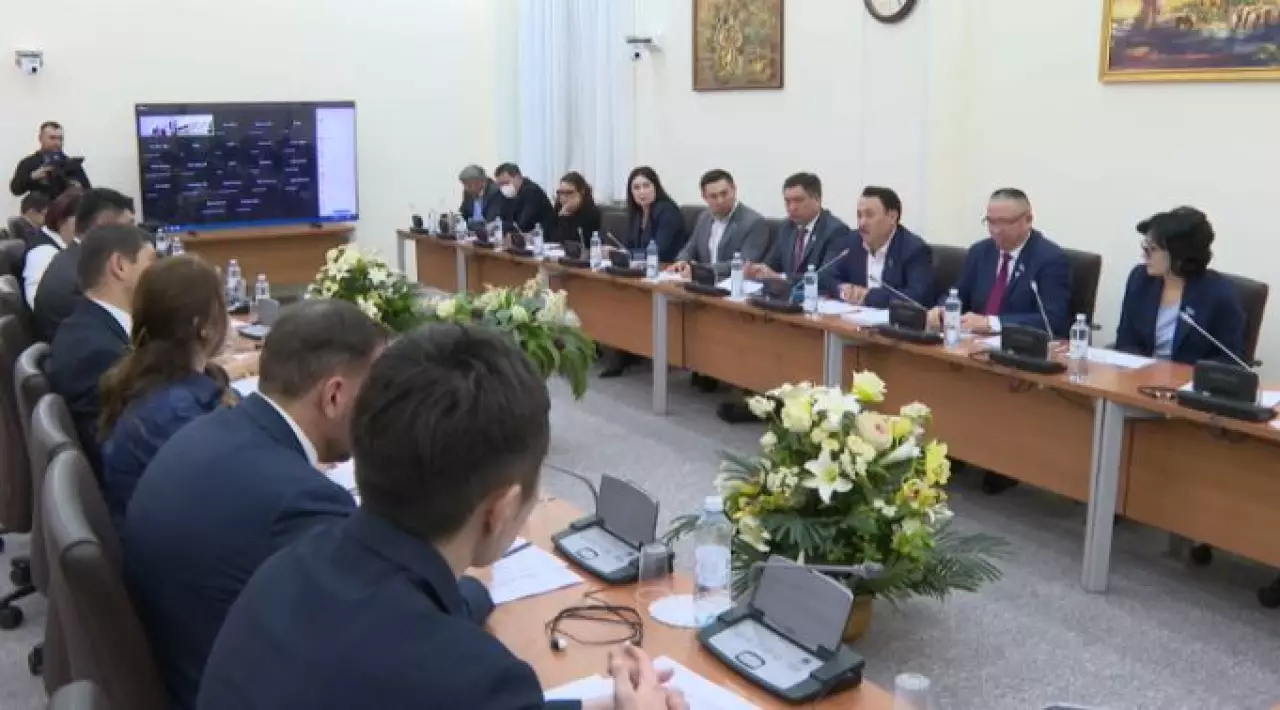 Запретить пропаганду ЛГБТ в интернете предложили в Казахстане