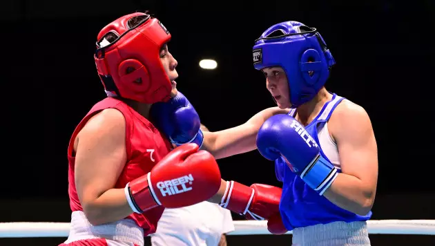 Қазақ-өзбек қыздары арасындағы жекпе жекте үш рет нокдаун тіркелді