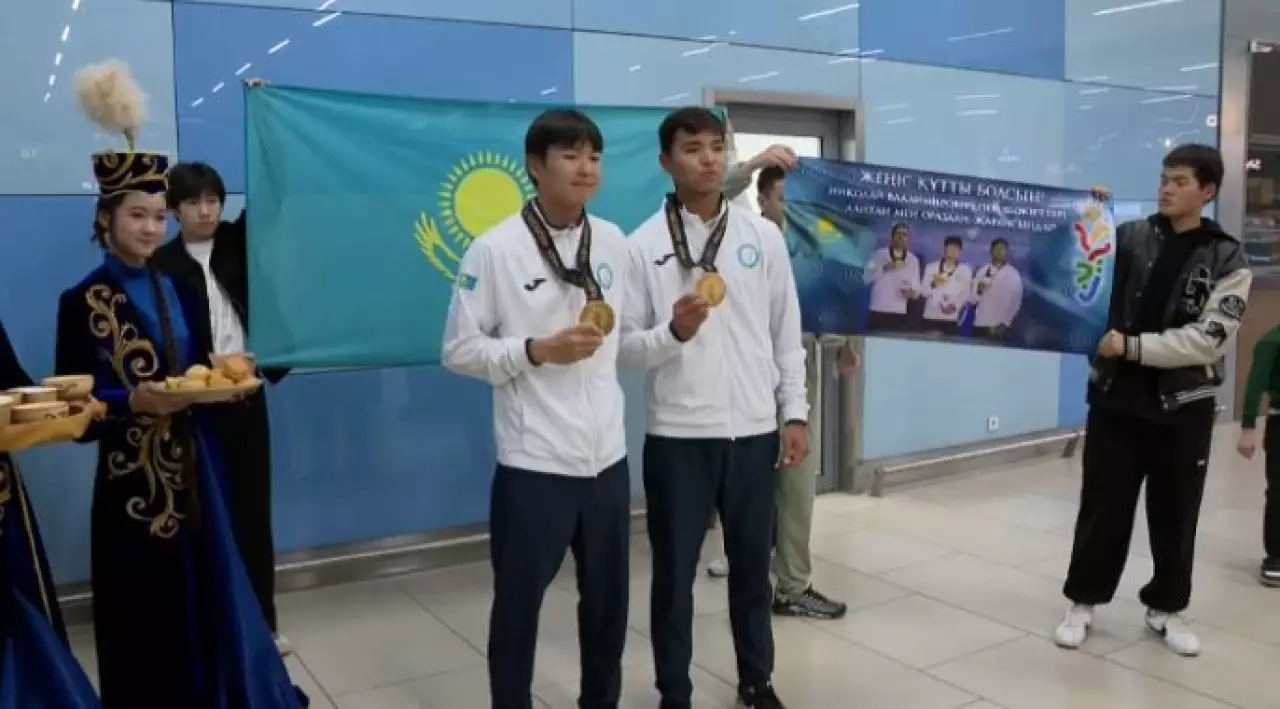 Казахстанские волейболисты вернулись с победой с Азиатских игр