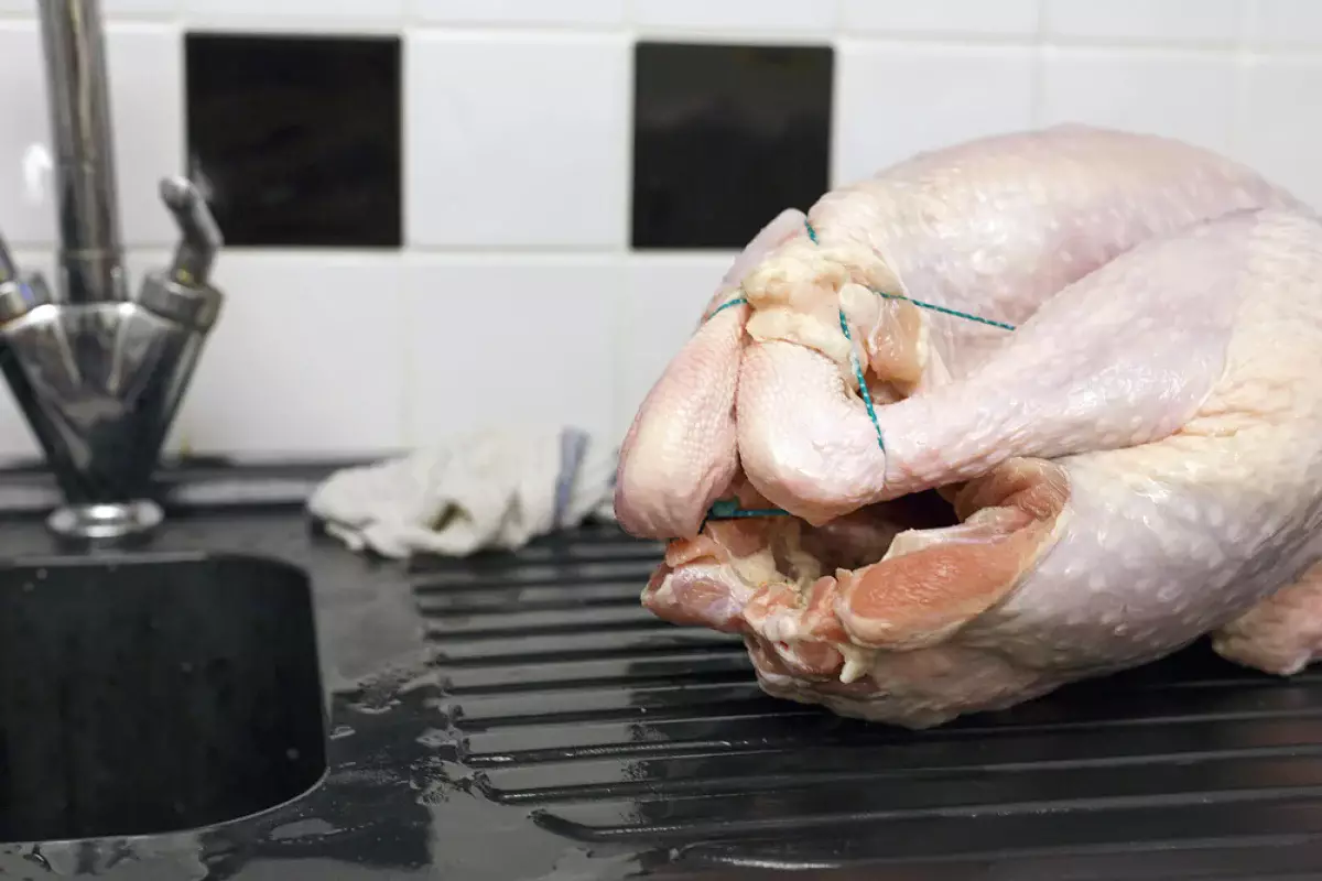 Безопасное размораживание продуктов: простые правила кухни