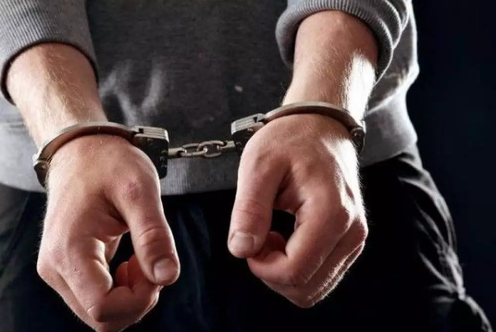 В Астане "голый" перформанс ради квартиры закончился арестом на 15 суток