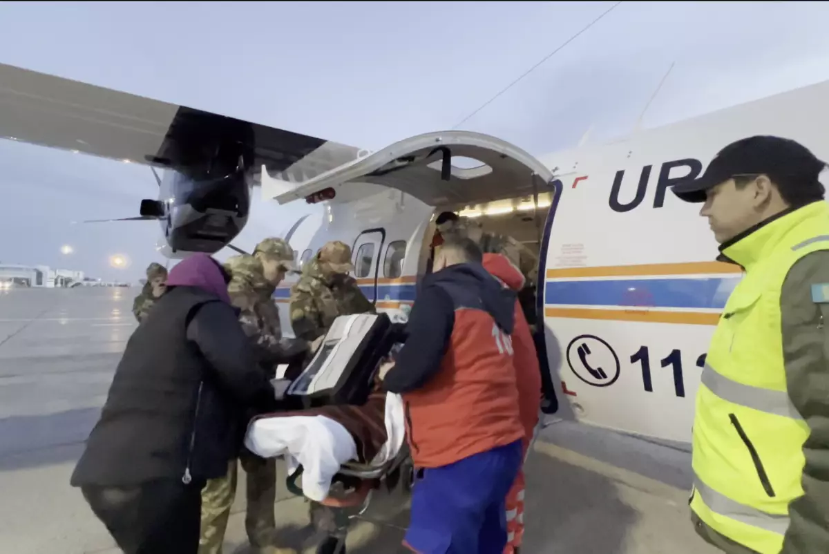 Пострадавшего в массовом ДТП в Актюбинской области доставили в Астану