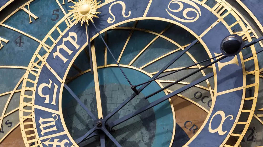 Гороскоп на сегодня: кому повезёт в любви, а кто встретит прошлое