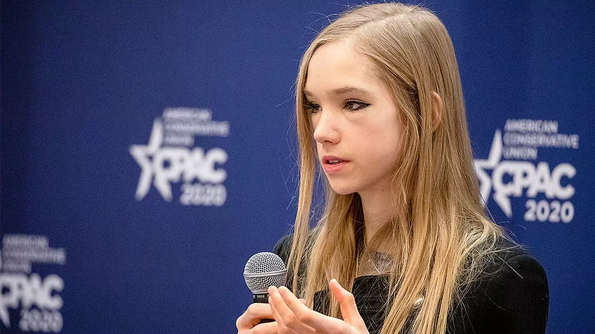 Активистка «анти-Грета» бежала из Европы после угроз смерти от Антифы, и Илон Маск поддержал её ходатайство о предоставлении убежища.