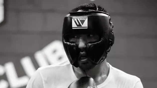 Бывшие чемпионы мира выбрали фаворита в бою Алимханулы - Лара