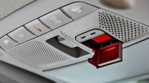 Қазақстанда 3 жылдан кейін SOS батырмасы жоқ көліктер тіркеуге алынбайды