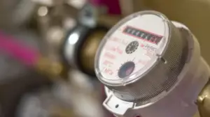 Көпқабатты үй тұрғындары көршілері үшін де су ақысын төлей ме? - министрлік жауабы