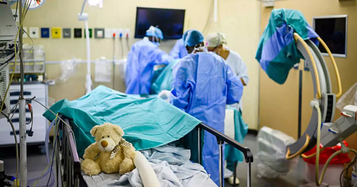   Дәрігер шеге жұтып қойған баланы аман алып қалды   