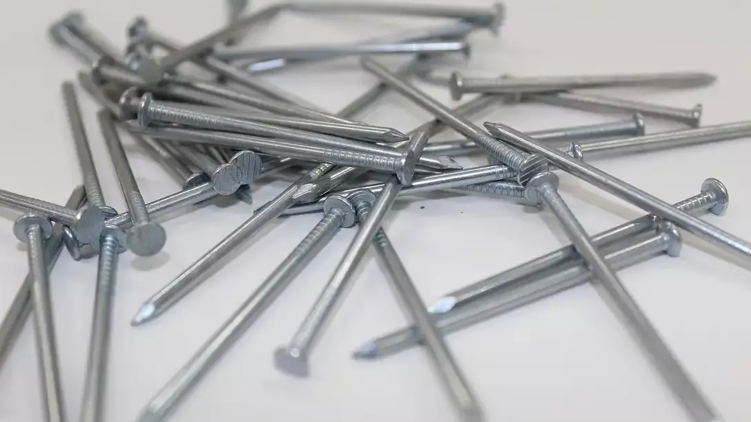 Шымкентте бір жасар бала 4 сантиметрлік шегені жұтып қойған (ВИДЕО)