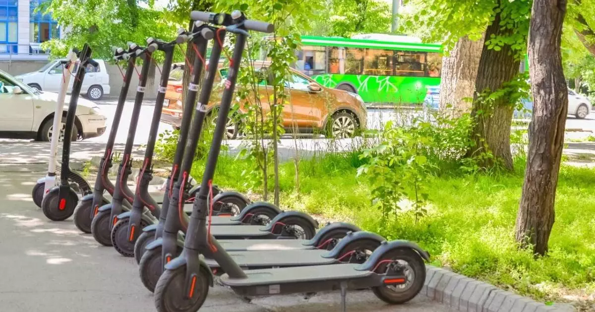  Еще в одном городе Казахстана начали жаловаться на самокатчиков 