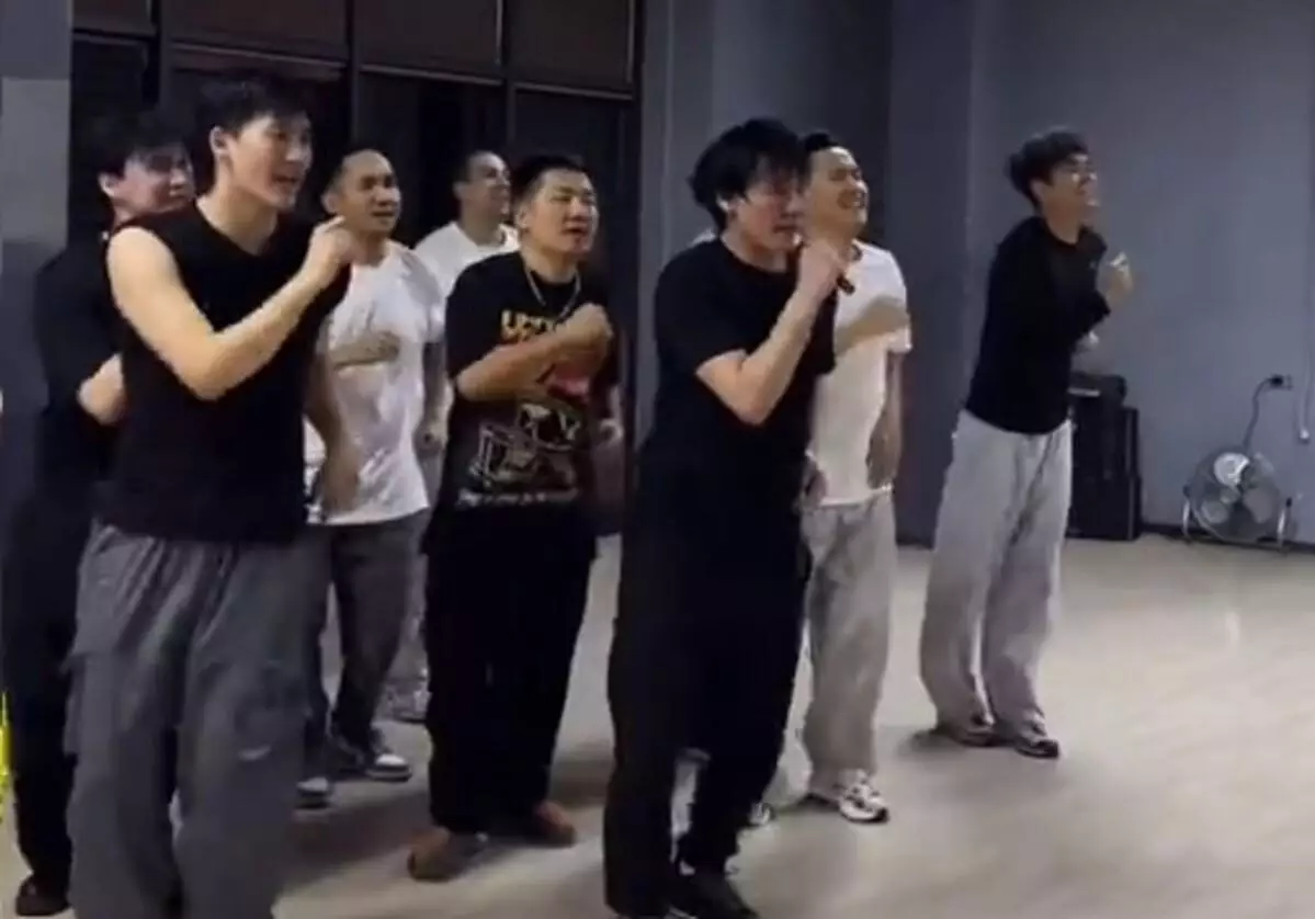 Қайрат Нұртас Алматыдағы концертіне дайындаған биін көрсетті (ВИДЕО)