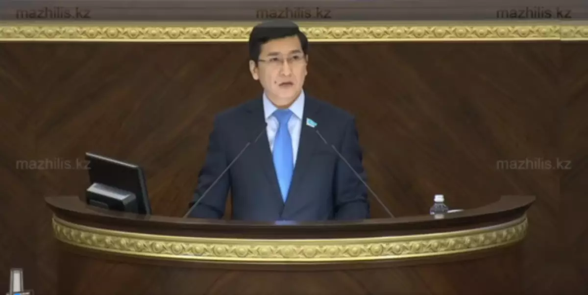 «Әркім өз білгенін істеп жүр»: Аймағамбетов археология саласындағы былықтарды ашық айтты (ВИДЕО)