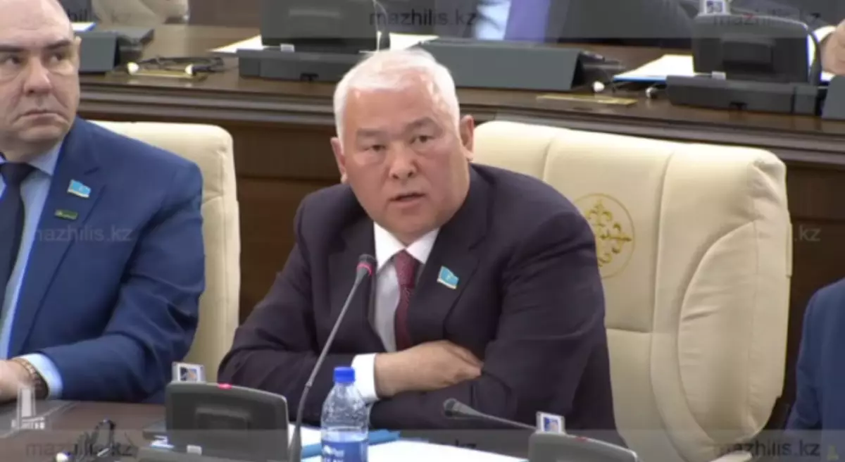 «Археологиялық қазба жасап, тарихи мұраны тонаушылар неге әлі жазаланбай жүр?» - Мұрат Әбенов (ВИДЕО)