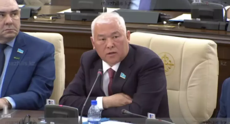 «Археологиялық қазба жасап, тарихи мұраны тонаушылар неге әлі жазаланбай жүр?» &#8212; Мұрат Әбенов (ВИДЕО)