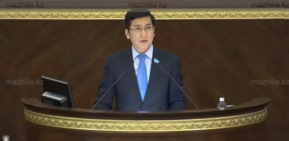 «Әркім өз білгенін істеп жүр»: Аймағамбетов археология саласындағы былықтарды ашық айтты (ВИДЕО)