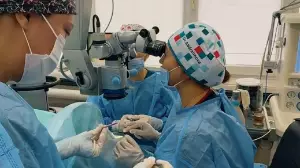 Алматы қаласы Орталық қалалық клиникалық аурухана офтольмологтары екі науқасқа қасаң қабақ ауыстыру арқылы көру қабілетін қайтарды