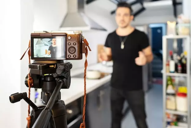 "Пора остановить этот цирк": депутат призвал наказать блогеров, снимающих пранки