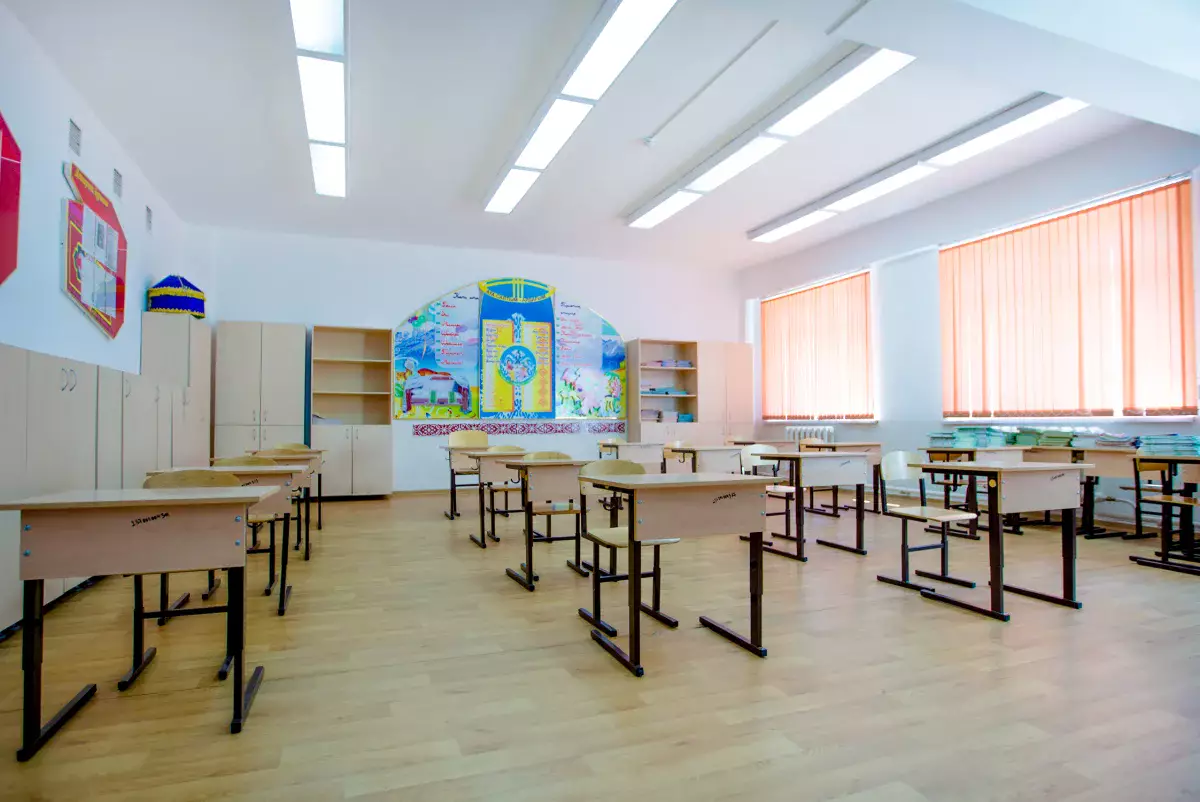 Казахстанку оштрафовали за школьные прогулы сына