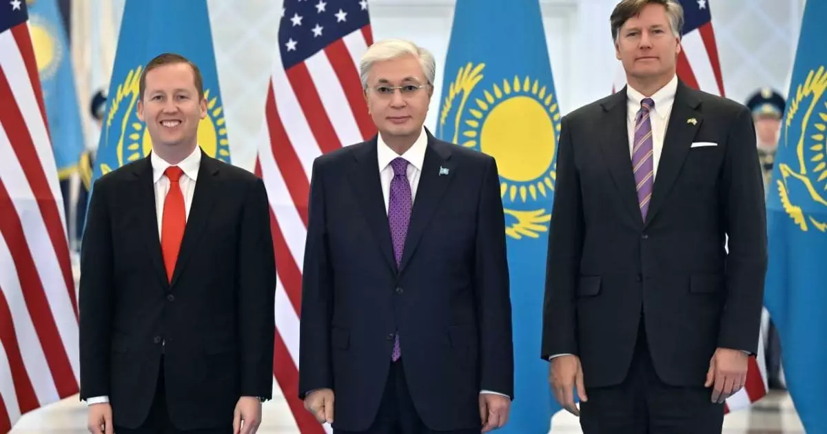  Президент АҚШ-тан келген саясаткерлермен кездесті 