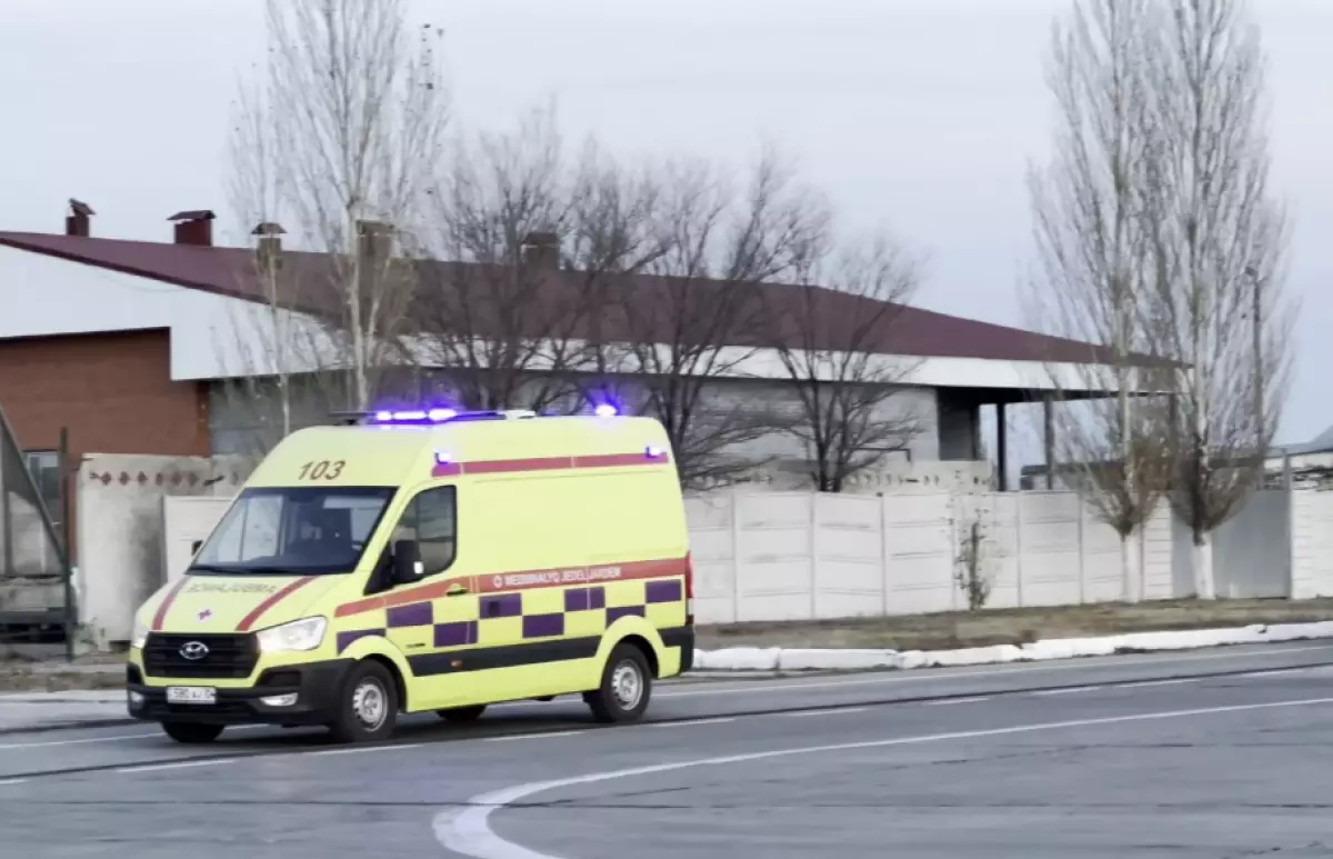 Пострадавшего в аварии с 12-ю погибшими доставили в Астану