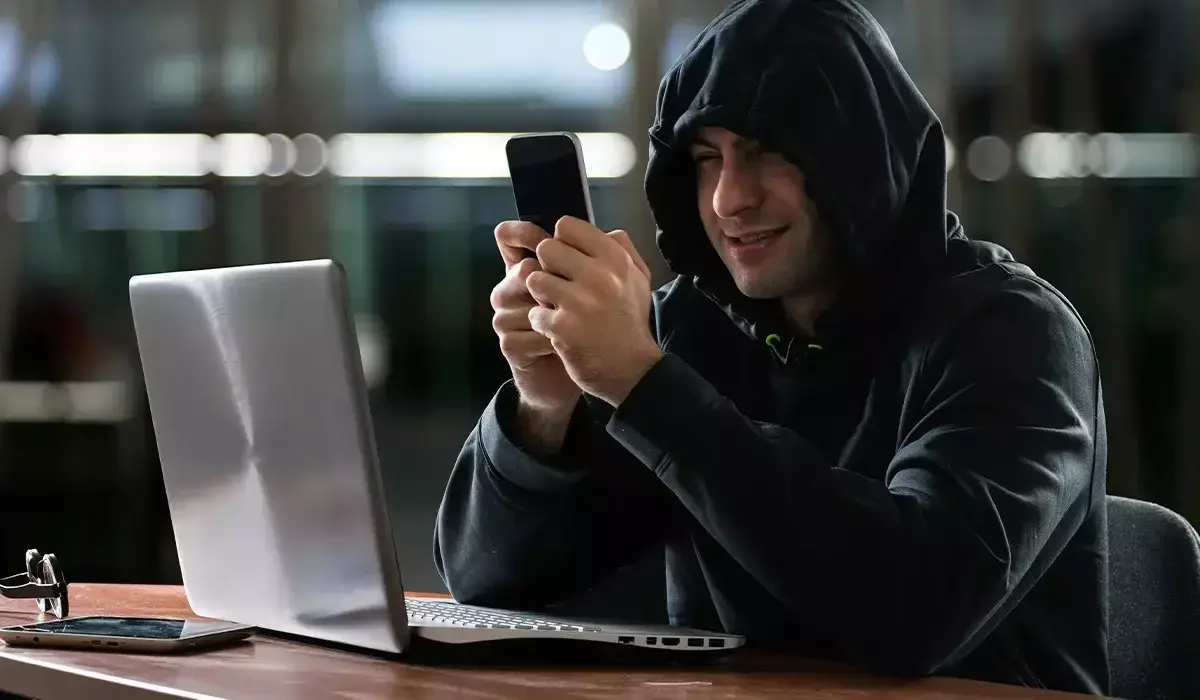 «Ірі компаниялар аз айыппұлмен құтылады»: депутат интернет-алаяқтықтың күшеюіне алаңдады