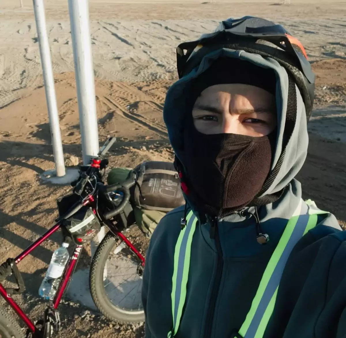 18-летний казахстанец отправился в Мекку на велосипеде