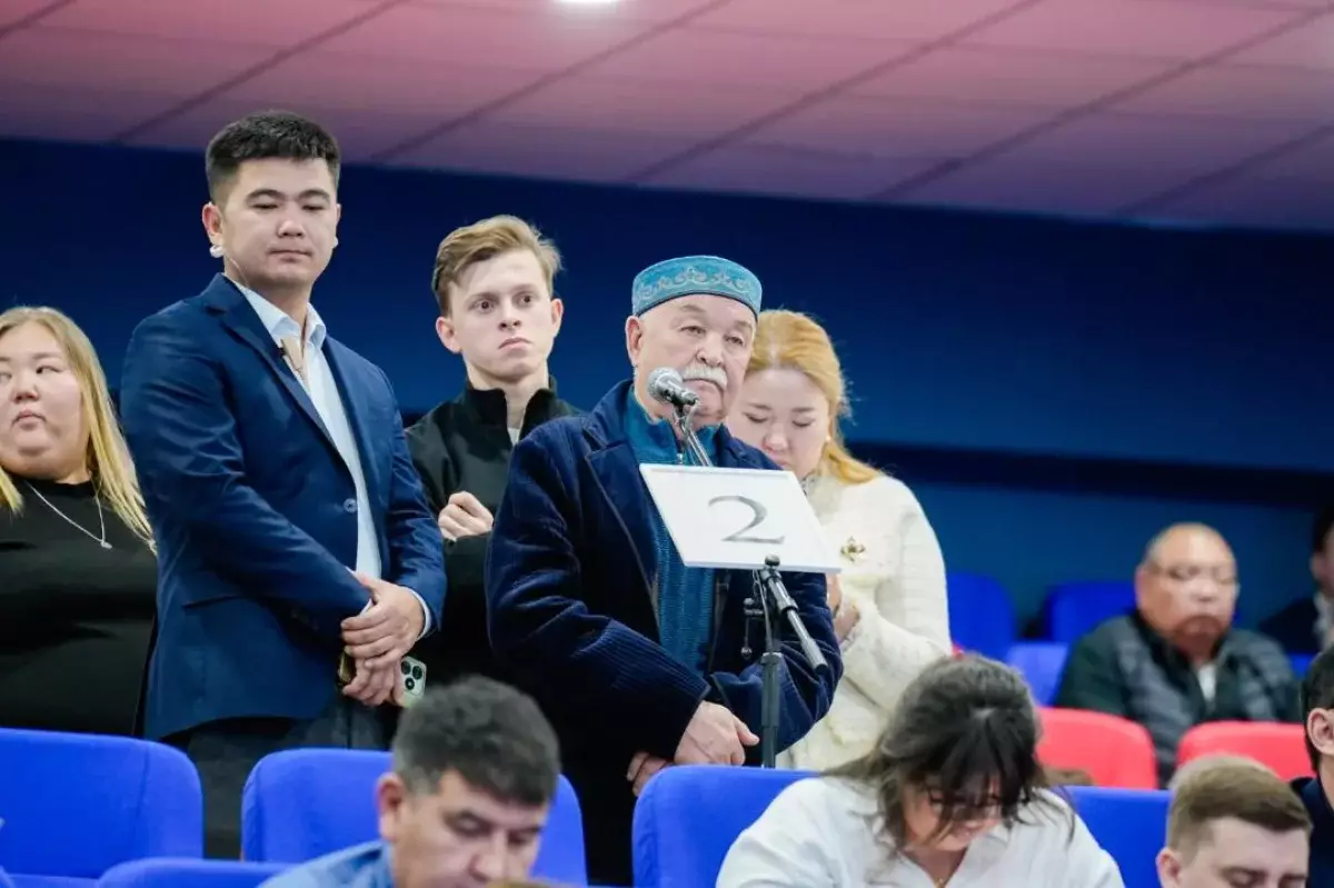 Аким Астаны встретился с жителями ЖМ «Уркер»