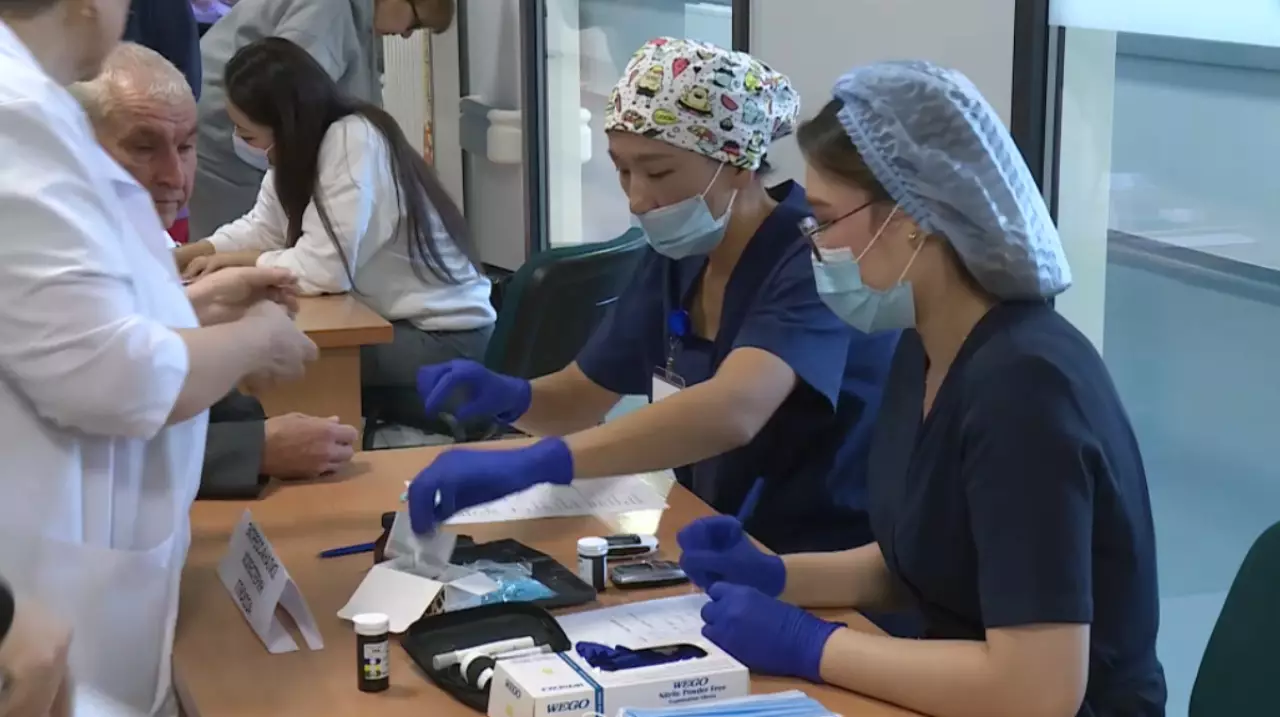 Борьба и инсультом: День открытых дверей прошел в Астане