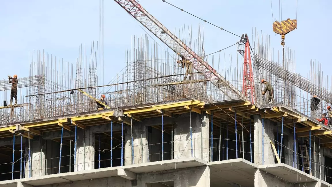 Алматыда құрылыс компаниясы заң бұзғаны үшін лицензиясынан айырылды