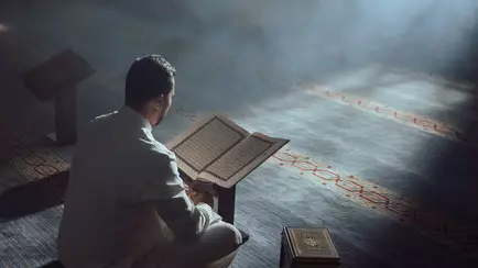 "Имамдар діндегі 7 парызды ашық айтса, шаштарың қорқыныштан тікірейіп кетеді" дейді қоғам белсендісі