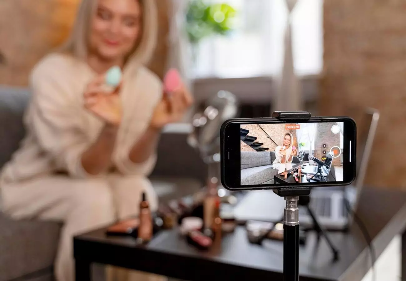 Енді блогерлерге кеңес беру үшін диплом қажет