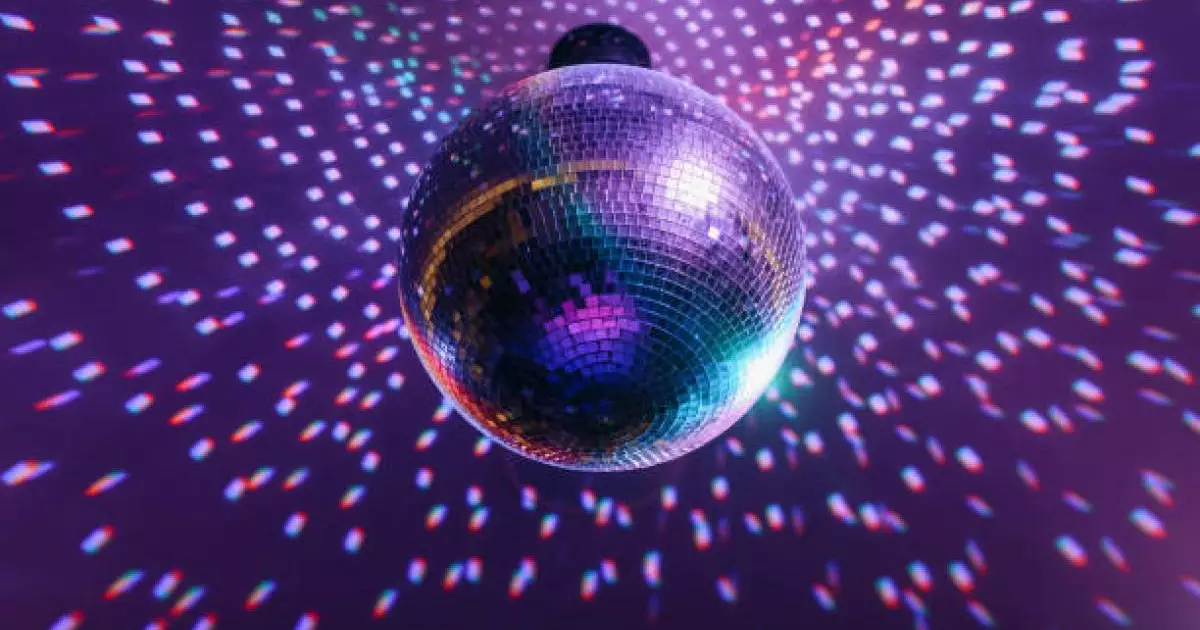  Алматыда мас жасөспірімдер түнгі клубта көңіл көтерген 