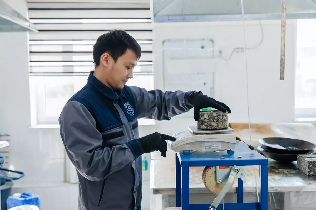 Качество дорог в Атырау повысят с помощью технологии нового поколения