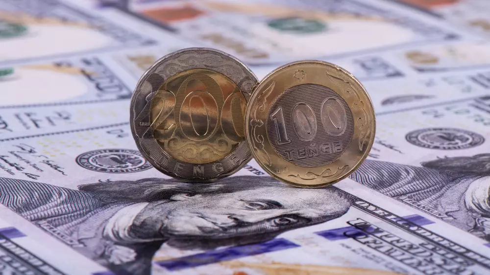 Доллар резко подешевел в Казахстане