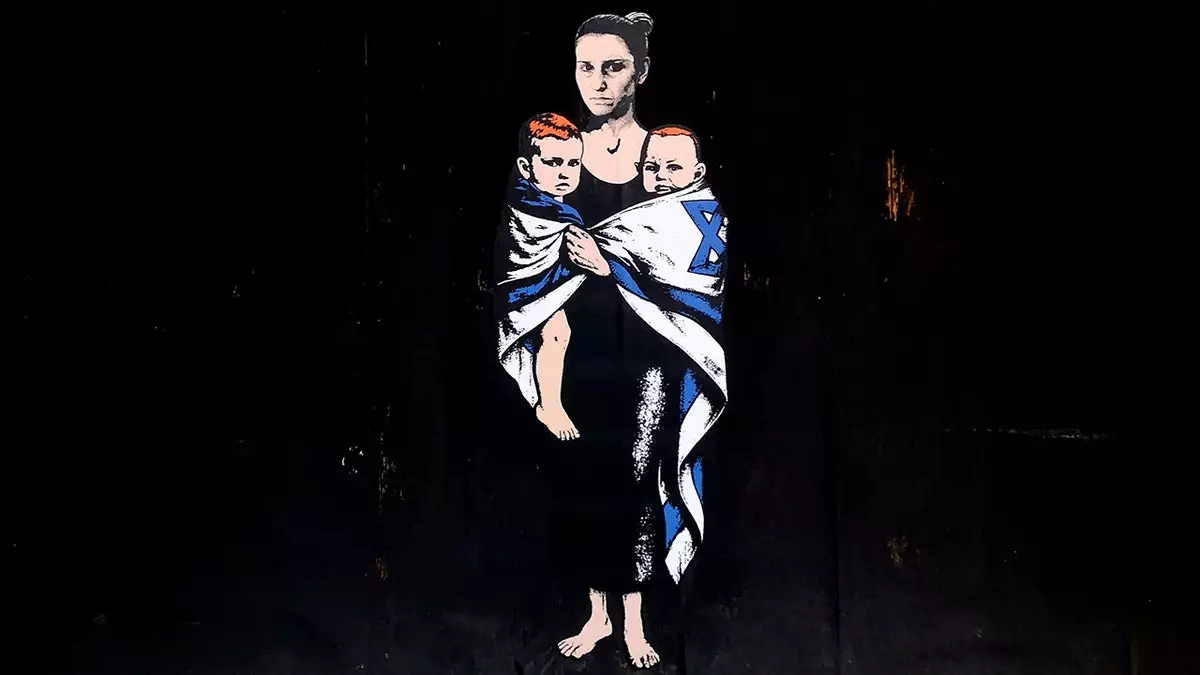 В Милане вандалы осквернили мемориал жертвам ХАМАС, посвящённый Шири Бибас и её сыновьям.