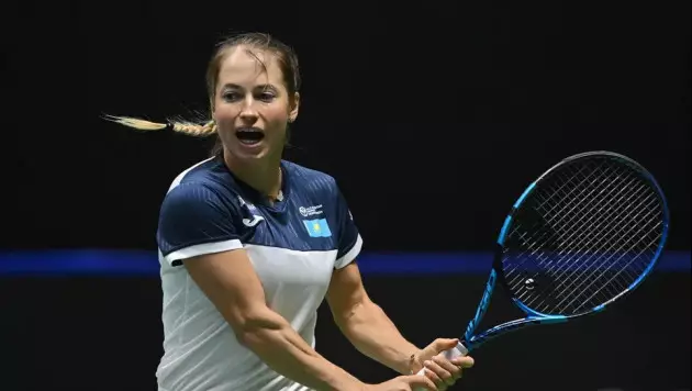 Казахстанка учинила разгром на турнире за 148 миллионов и вышла в четвертьфинал