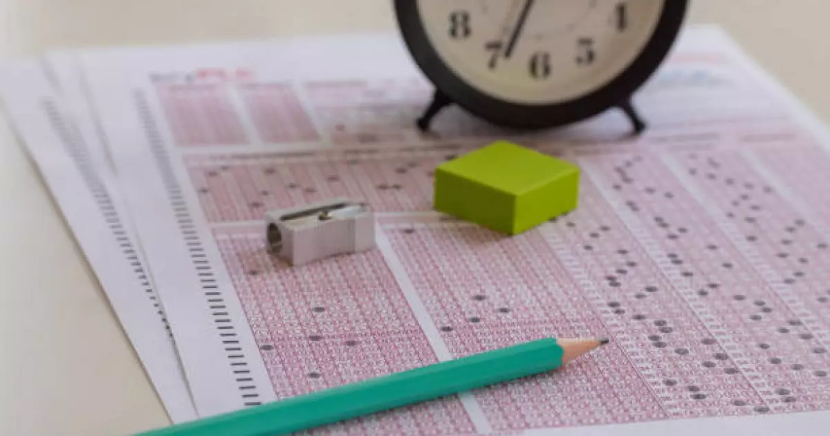   «1 миллион теңге бер!»: Қазақстанда ҰБТ тапсыруға «көмектеспек» болған мұғалім ұсталды   